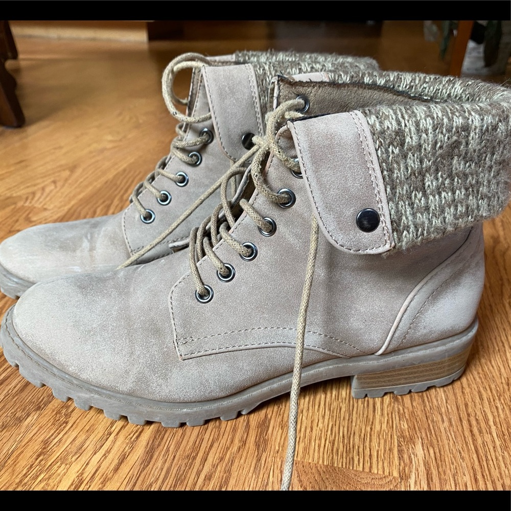 Women’s Size 9 boots